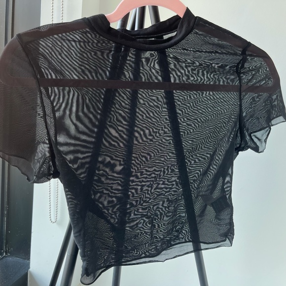 Mesh crop top - Picture 2 of 3